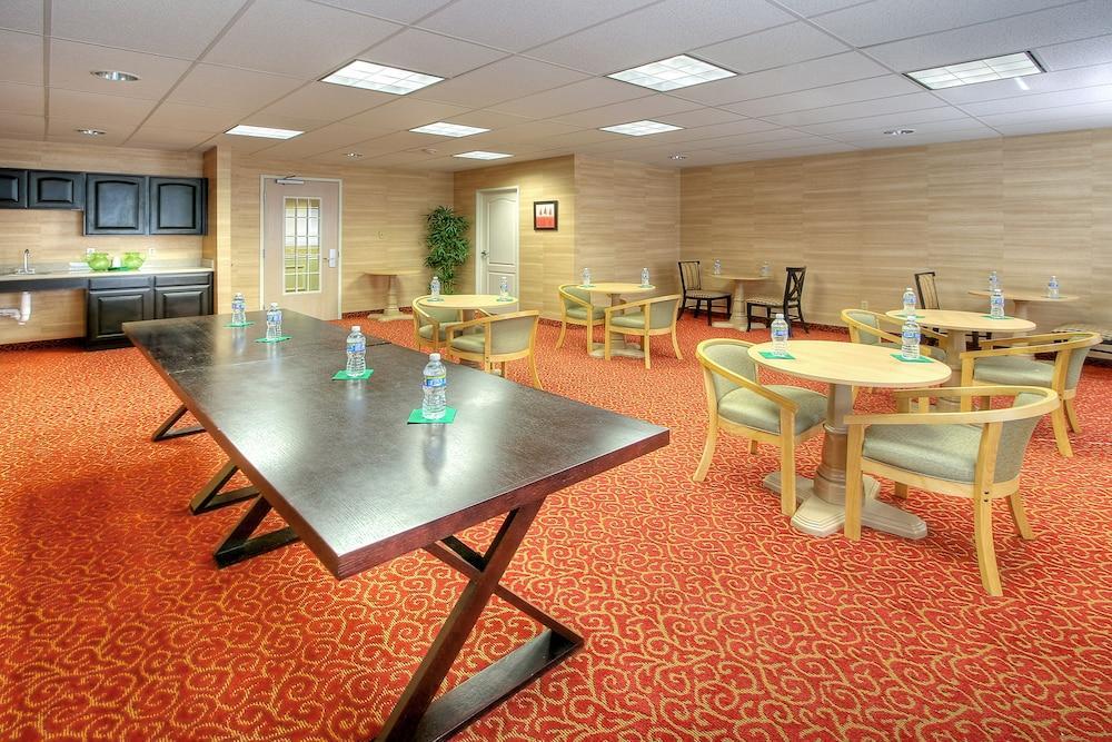 Holiday Inn Express And Suites - Tucumcari, An Ihg Hotel Экстерьер фото