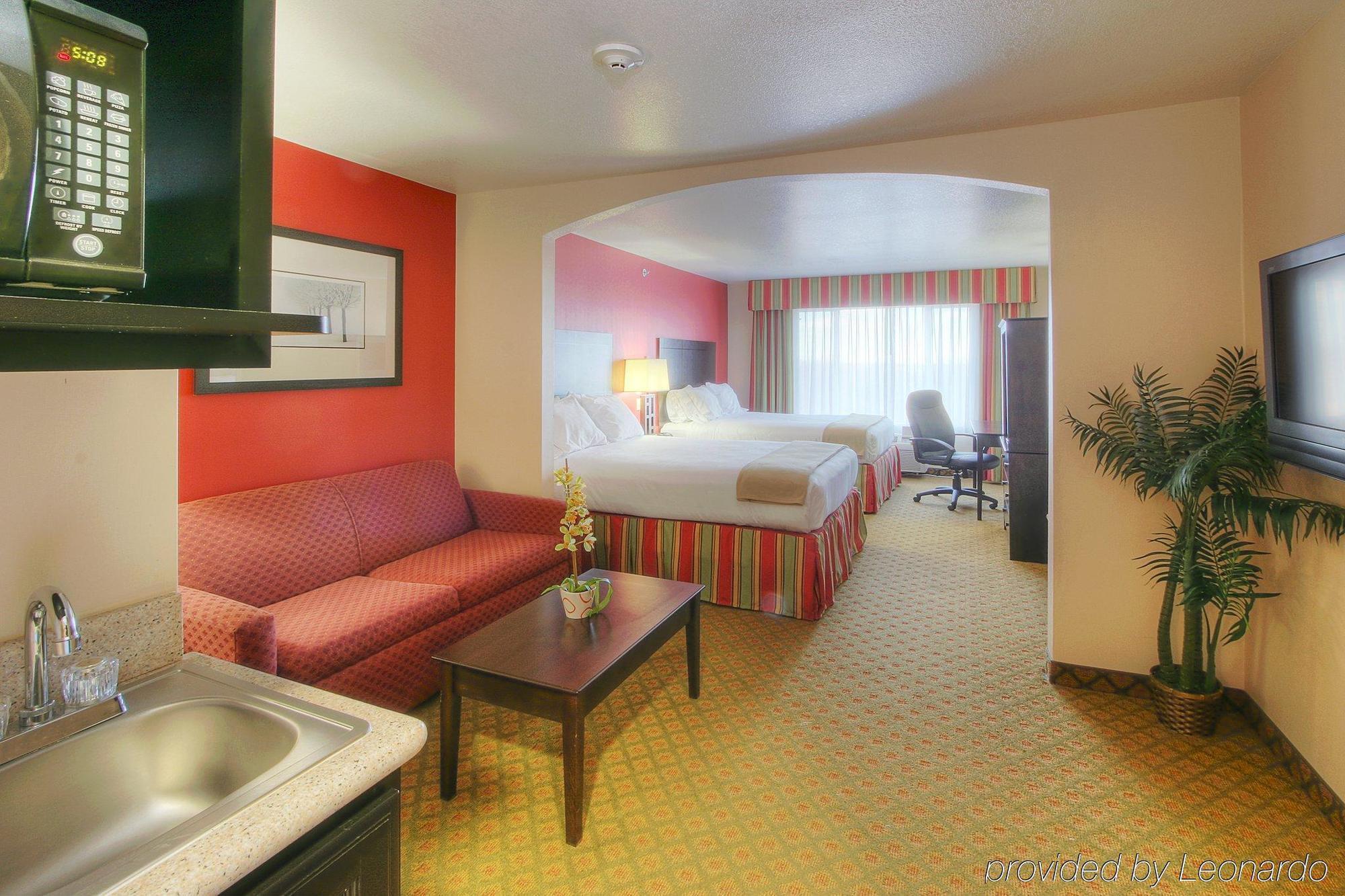 Holiday Inn Express And Suites - Tucumcari, An Ihg Hotel Номер фото