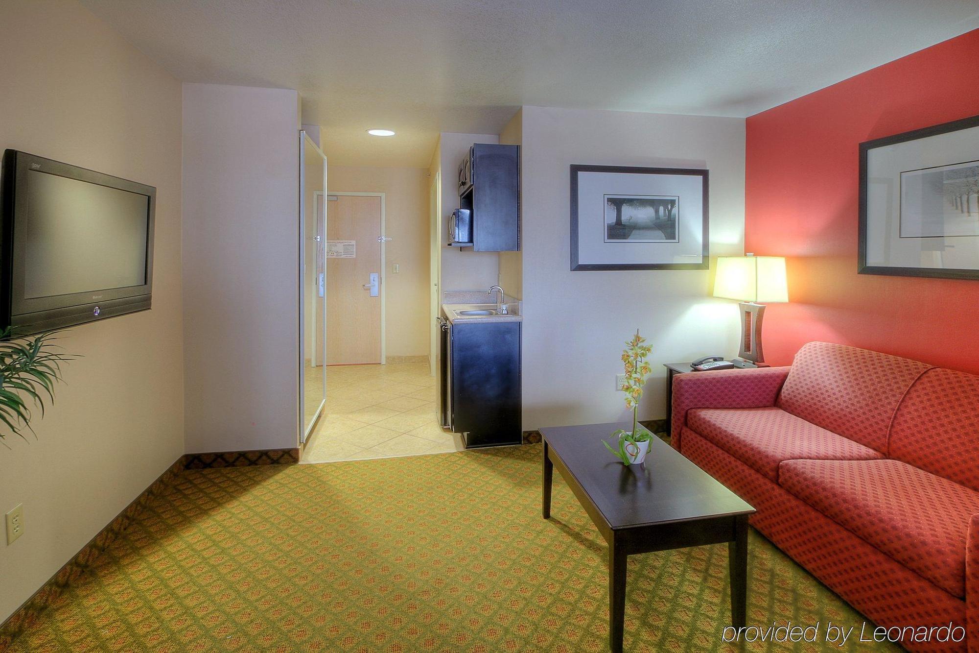 Holiday Inn Express And Suites - Tucumcari, An Ihg Hotel Номер фото